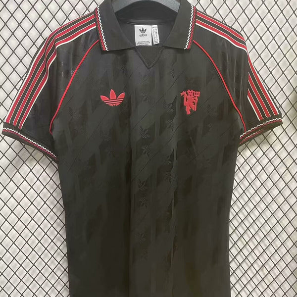 Retro Man Utd Polo Shirt image 0
