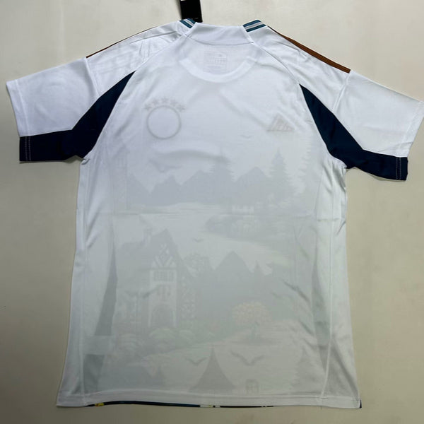25/26 Bayern Special Kit image 1