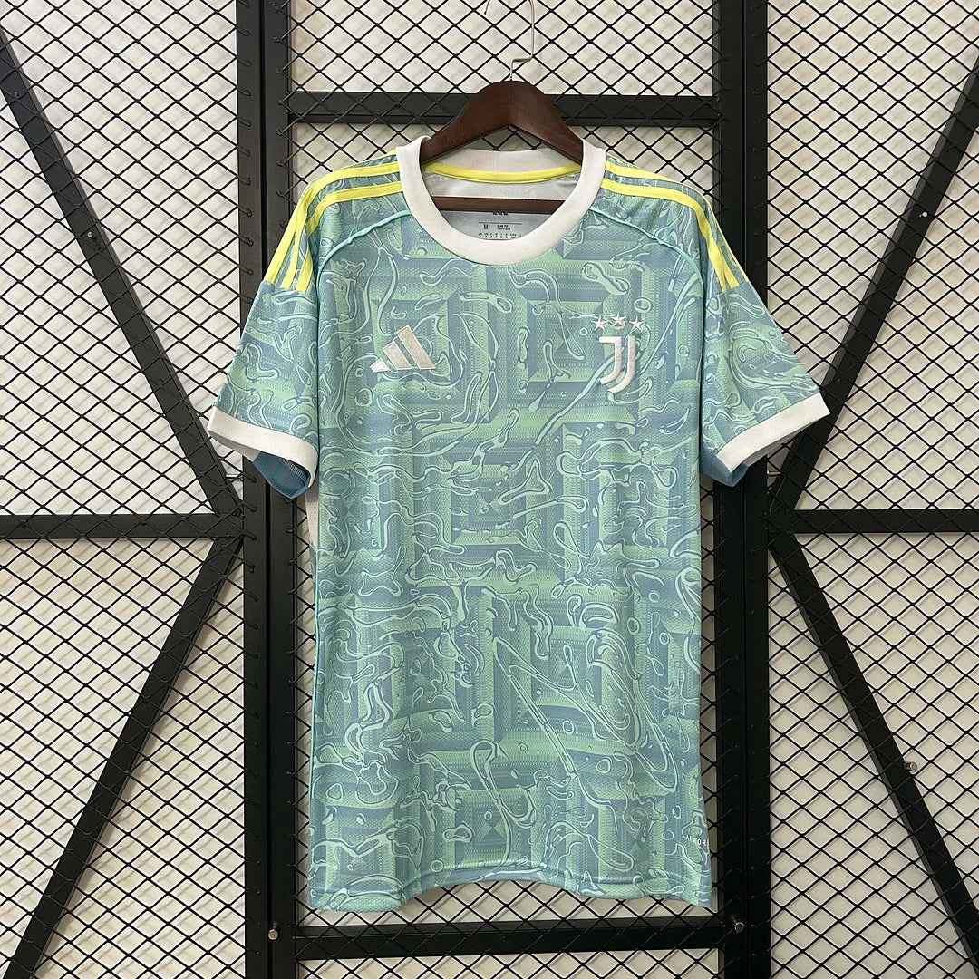 26 Juventus Home/Away image 2