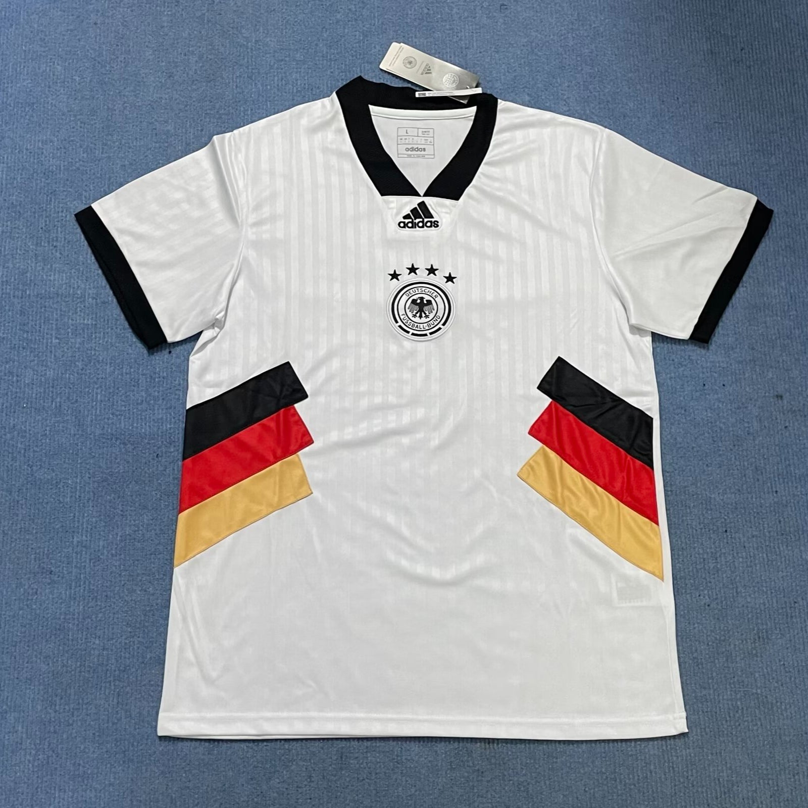 24 Germany White Kit image 0