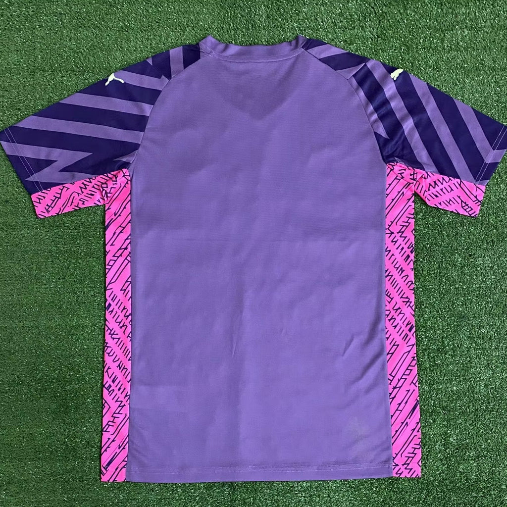 23/24 Man City Goalkeeper image 1