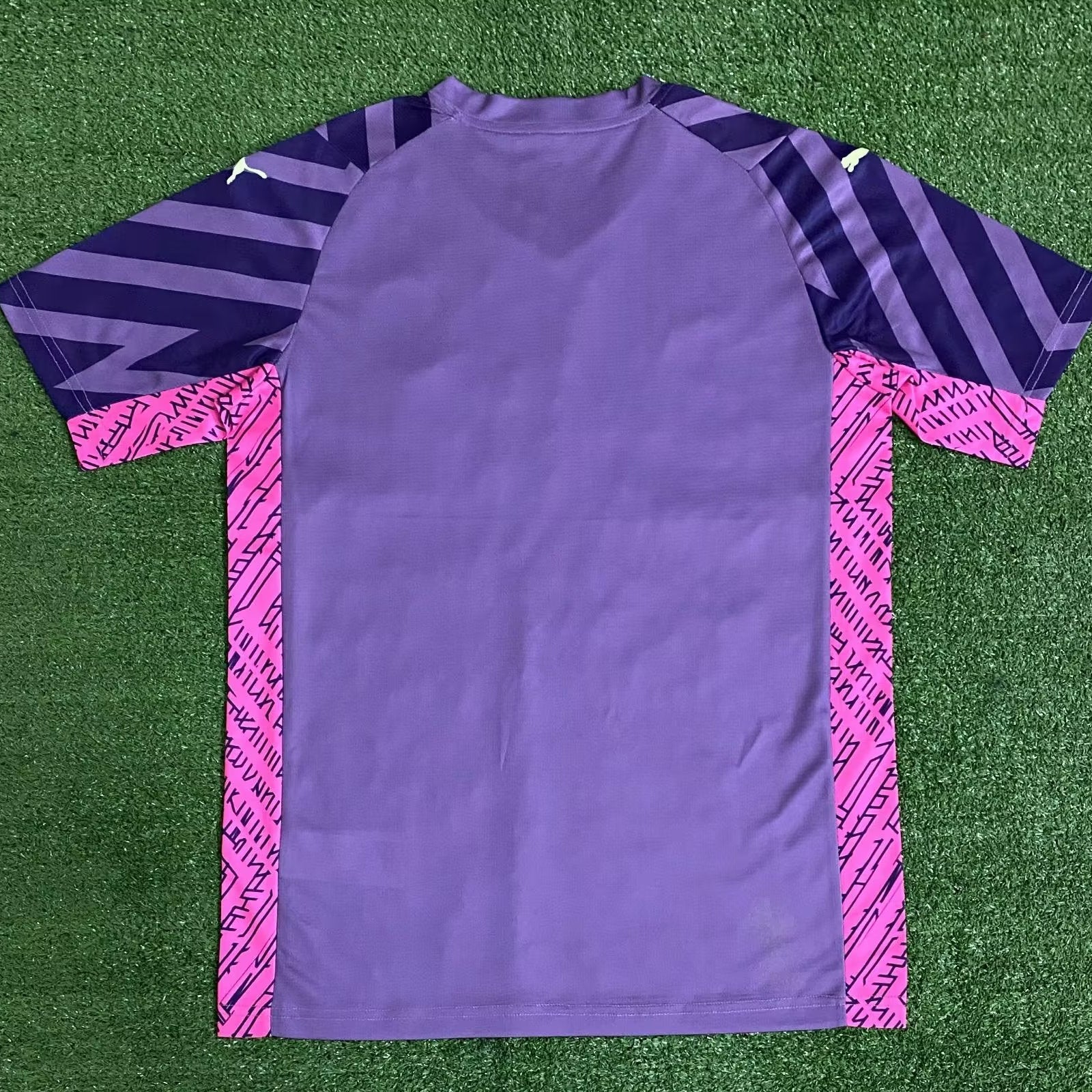 23/24 Man City Goalkeeper image 1