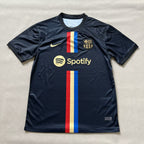 23/24 Barcelona Gold Kit image 0